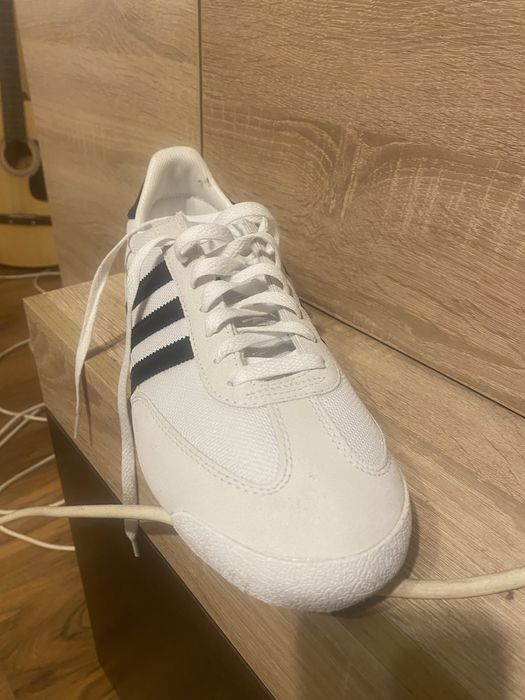 Маратонки Адидас чисто нови