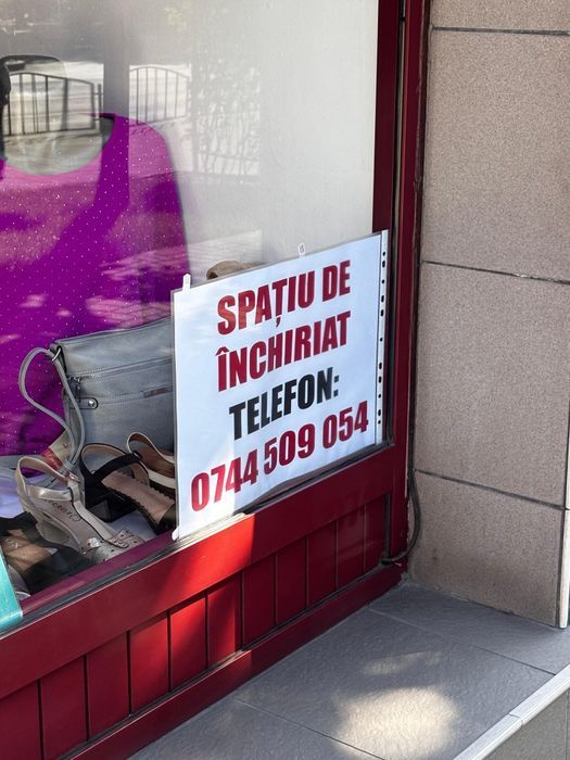 Ofer spatiu comercial spre închiriere