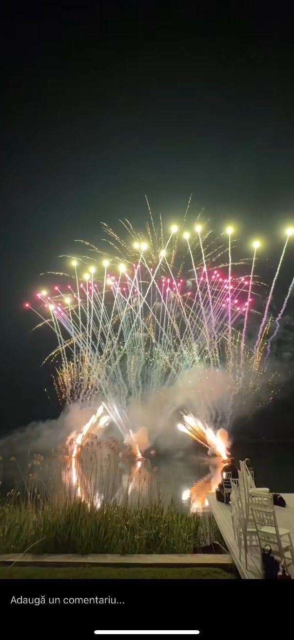Spectacol cu artificii de seara, de zi și de sol