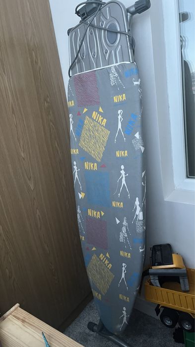 Гладильная доска 145см х 40см, как новая