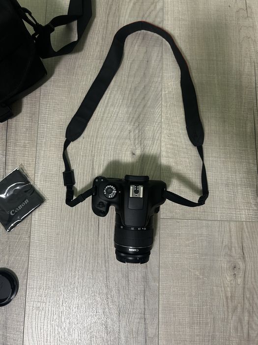 DSLR Canon EOS 4000D