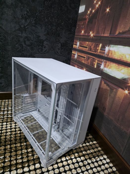 Lian li o11 vision compact white