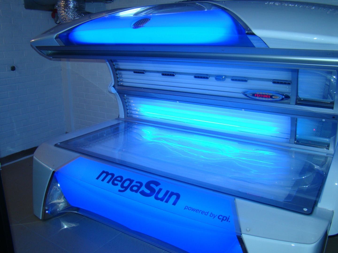 Aparat de bronzat solar MegaSun 7900 Ultra Power