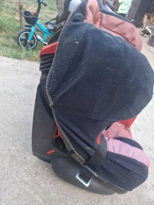 Vand 2 scaune auto decente 50 lei bucata