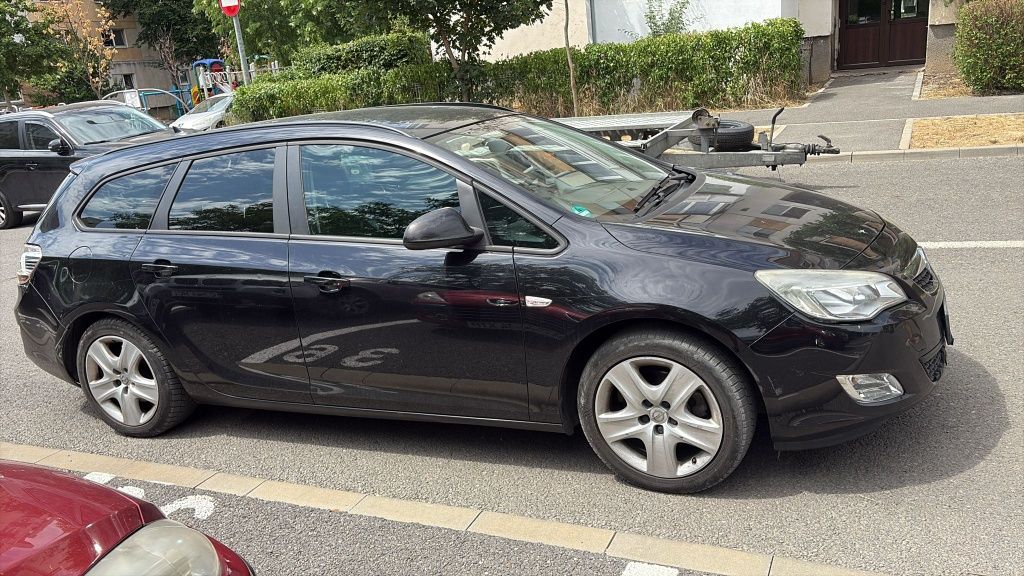 Opel astra j 2011 1.7cdti avariat