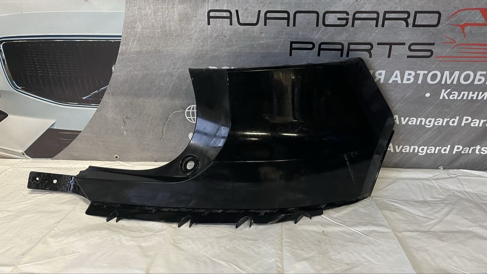 2 броя десен ъгъл и ляв ъгъл  от задна броня Volvo XC40