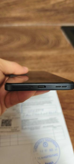 Продавам нов oneplus nord CE5