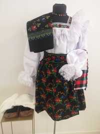 Costum popular pentru femei de Maramureș