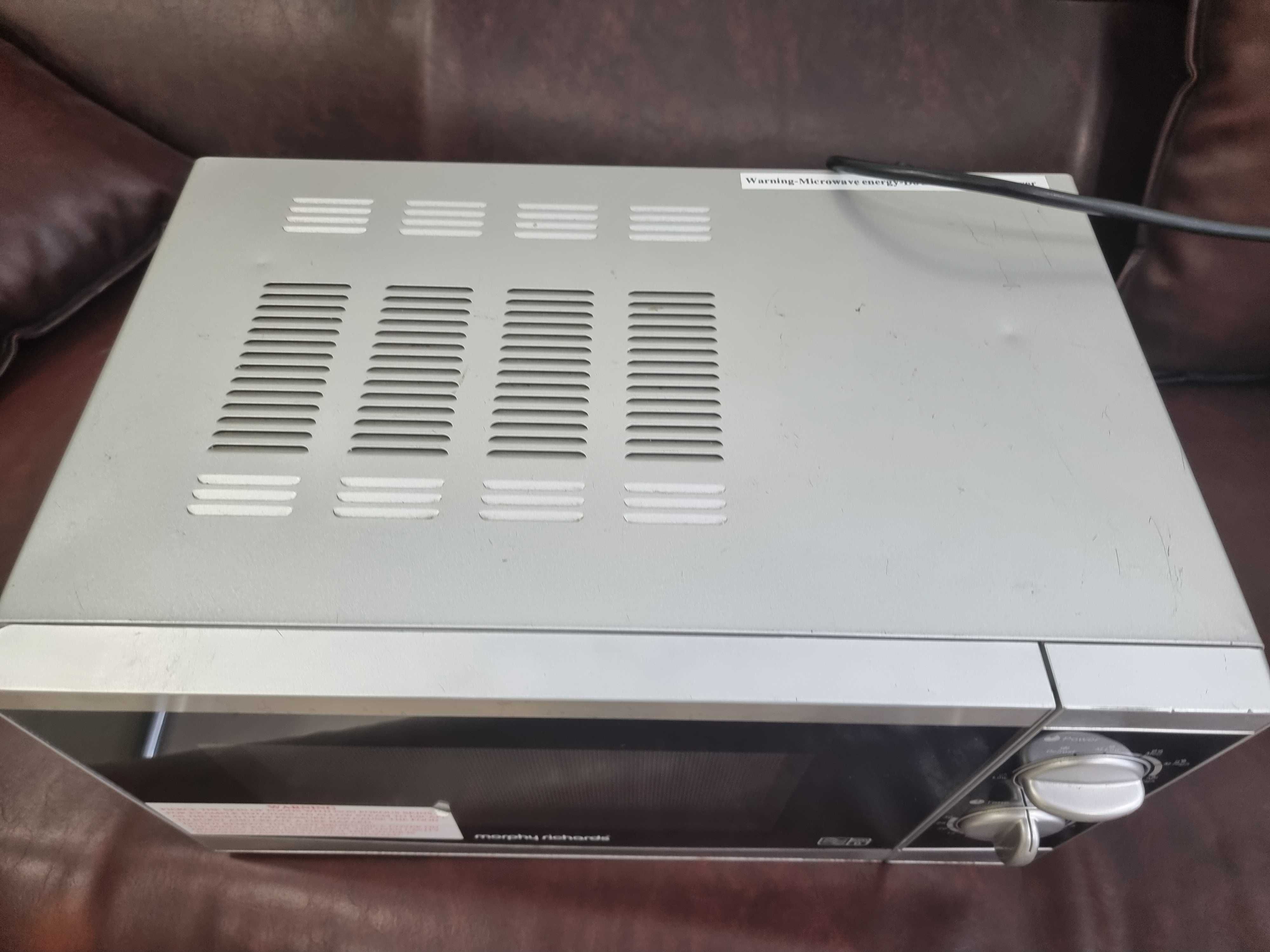 Микровълнова фурна 800W