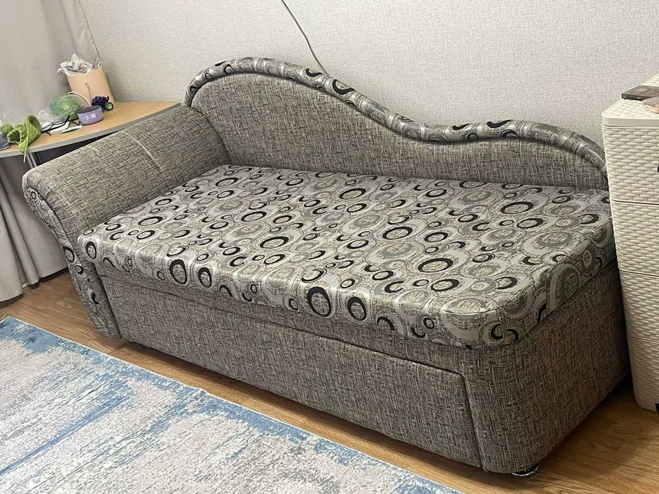 Отдам диван за символическую сумму