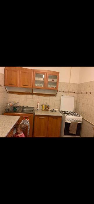 Inchiriez apartament 3 camere