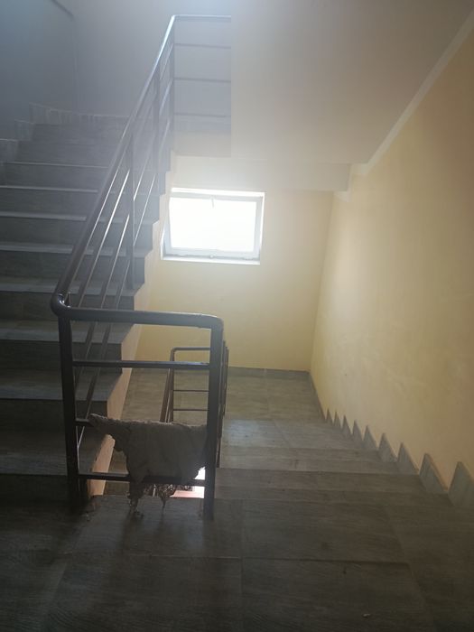 Toshkent viloyati, Qorasuvda 42 kv 2 xonali dom sotiladi