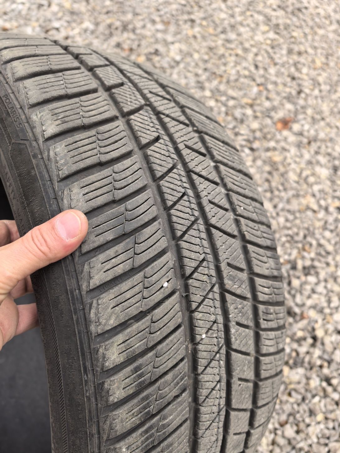 235/40 R19 - 4 броя гуми M+S. Barum Polaris 5
