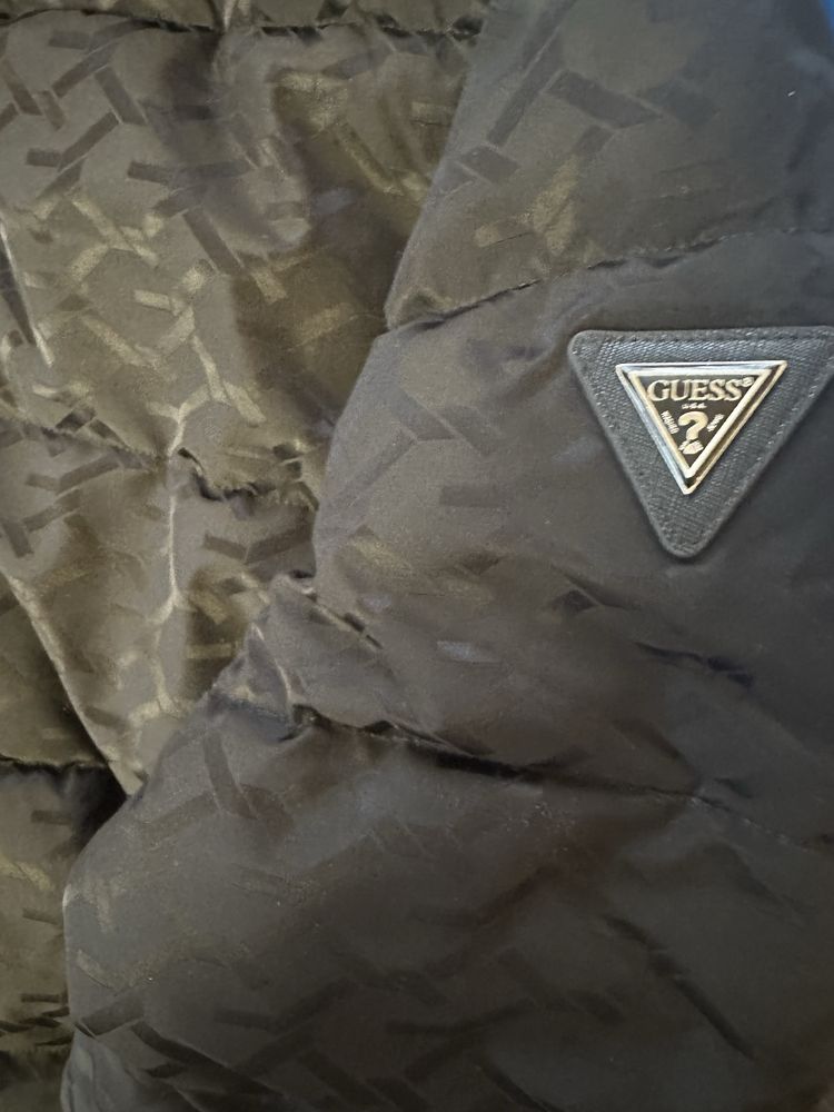 Яке Monogram Puffa guess