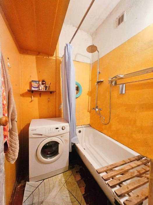 Продаётся квартира Чиланзар 19 квартал 2/4/4 панель 1,5 ×3