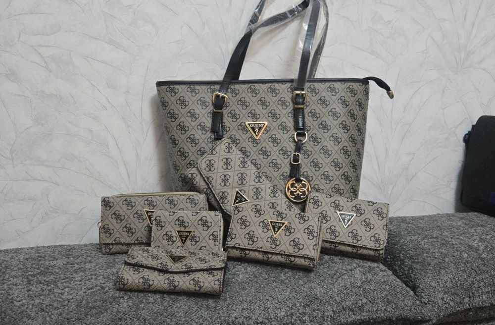 Guess, Karl, LV,  чанти и портмоне