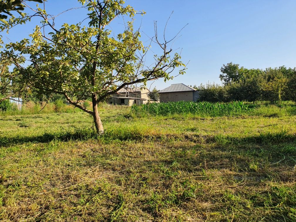 Uchastka sotiladi