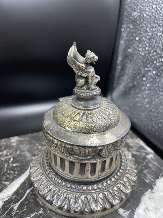 Suport deosebit pentru calimara bronz cu soclu de marmura