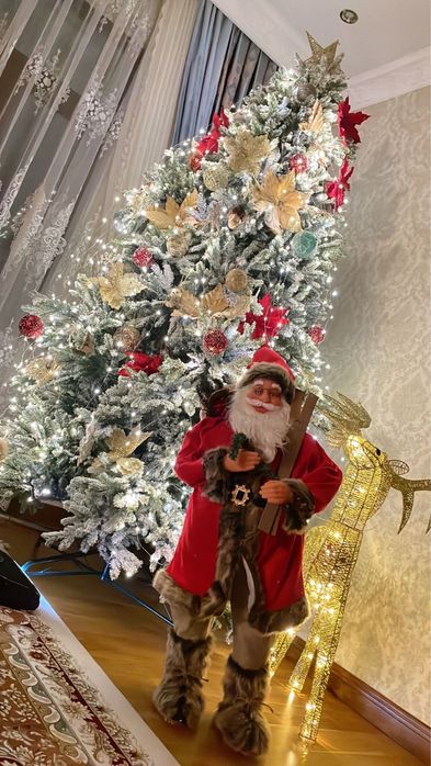 Ёлка все украшени