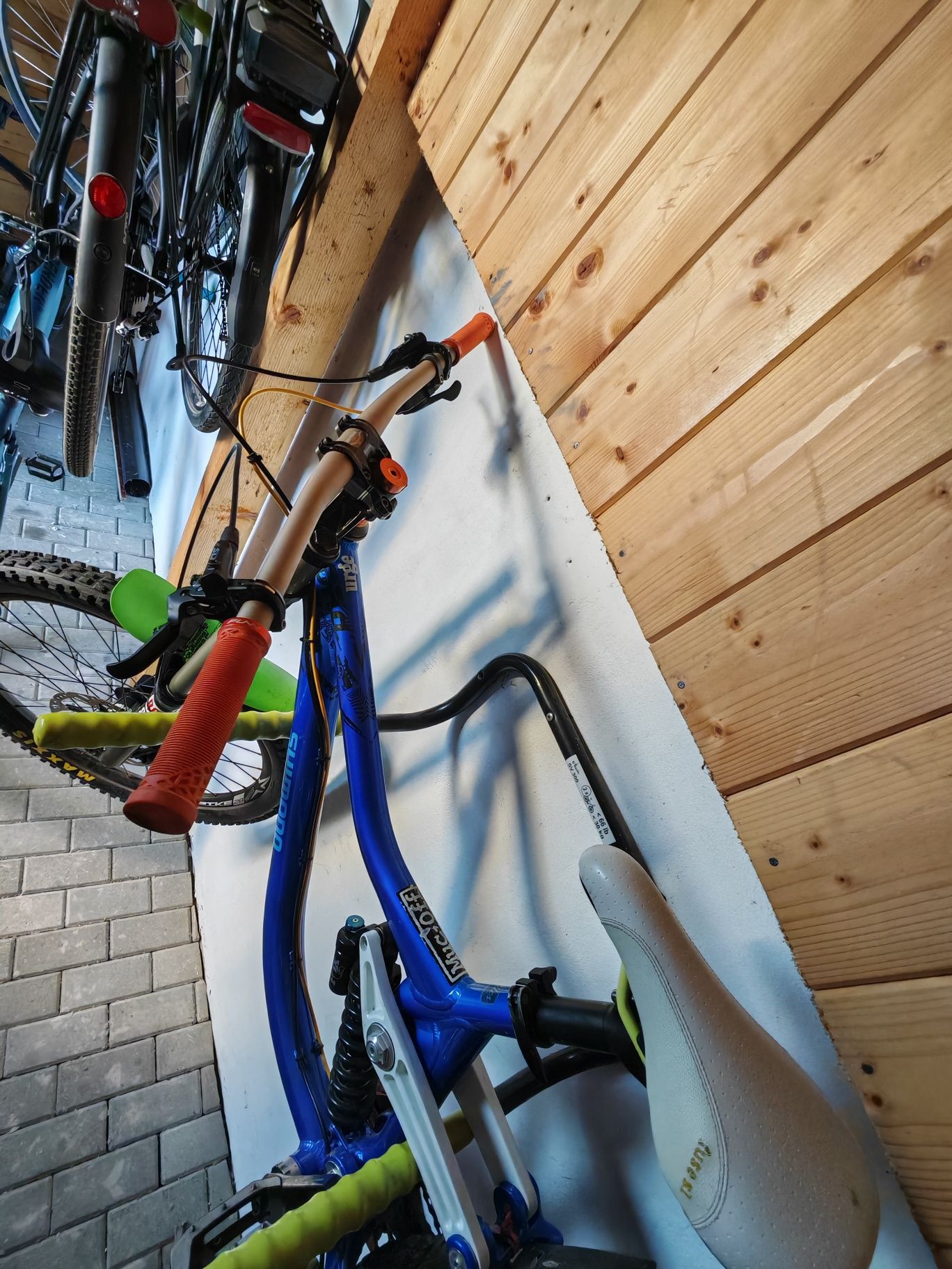 Bicicletă Kona DH, full suspension