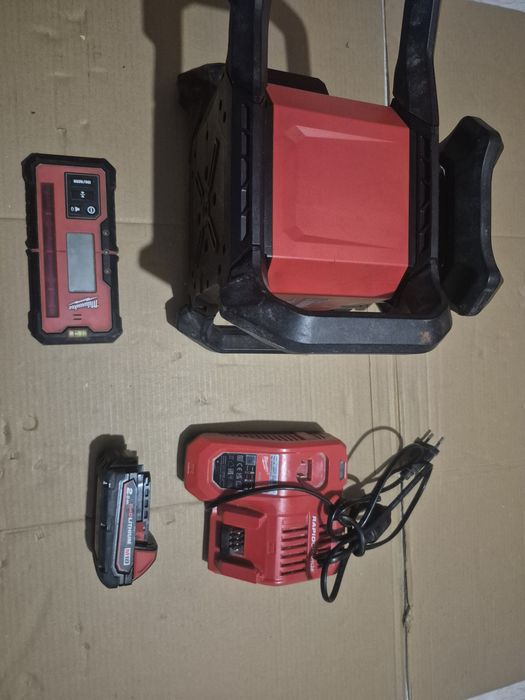 Laser rotativ milwaukee m18 rloh600