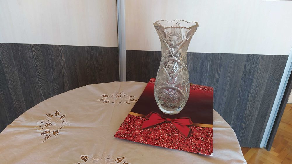 Гравирана кристална ваза