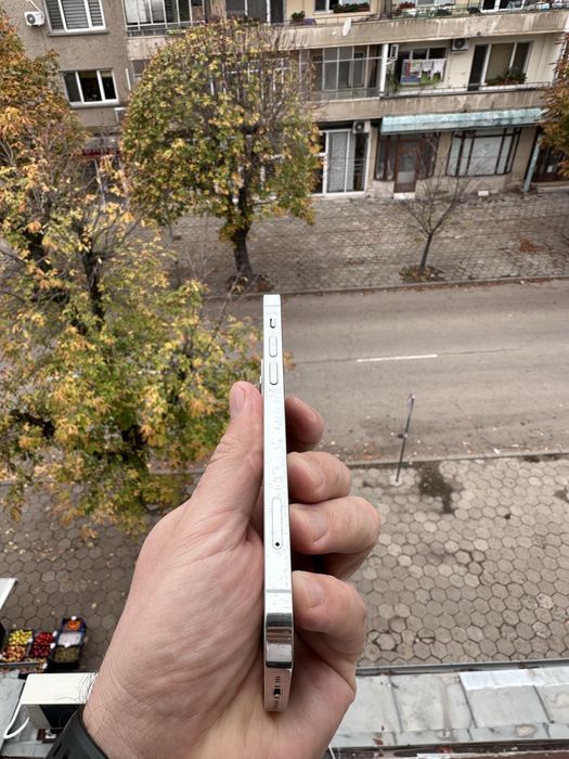 iPhone 12 Pro 256GB White 86% батерия  Много добро състояние.