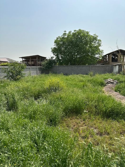 Ер сотилади 5,5 соток. Сотиги 8800$. Кибрай тумани Кипчок махаллисида