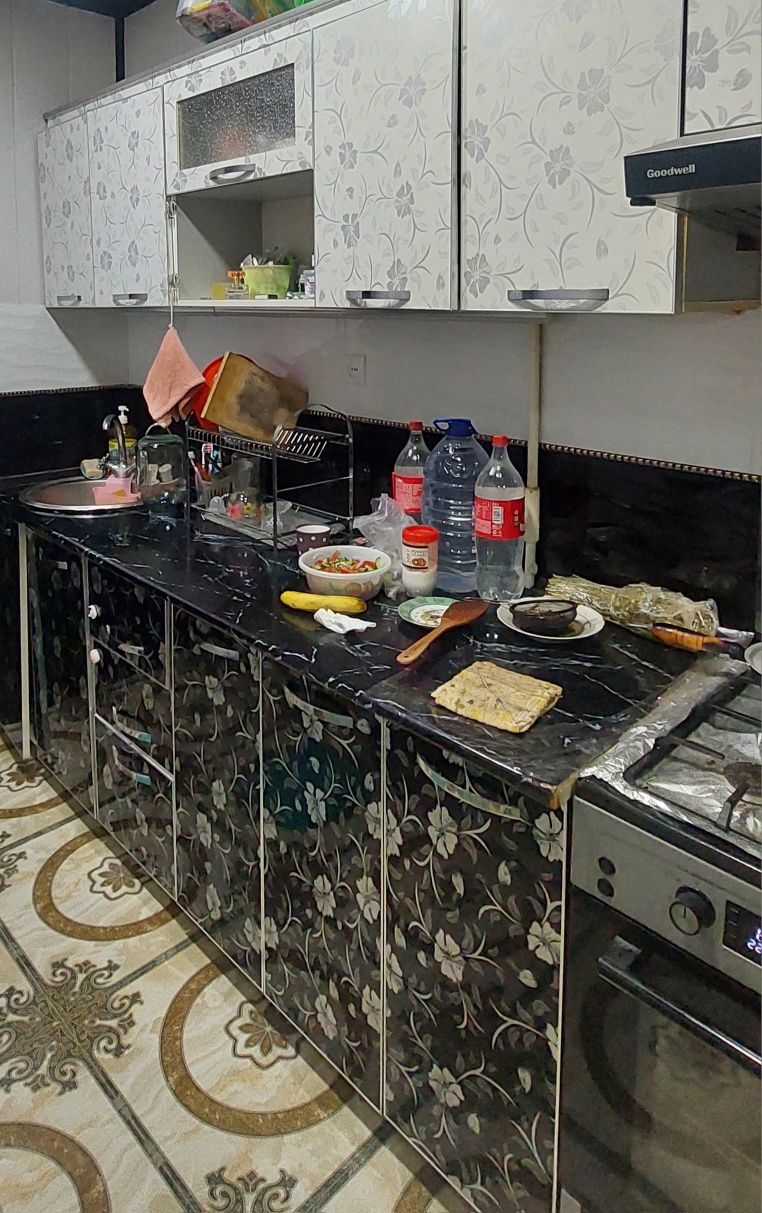 Продается кухонный гарнитур с продолжением шкафа на балкон