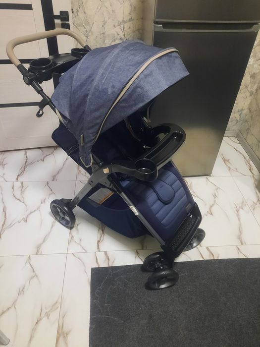 Продаётся фирменный коляска monebebe