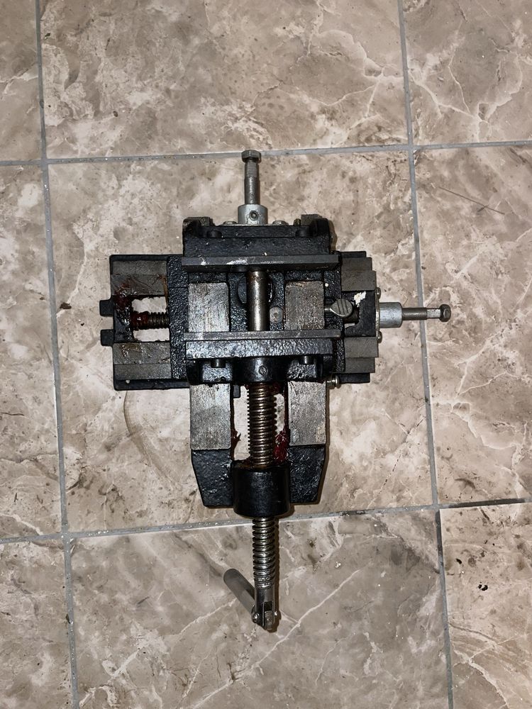 Menghina pentru mașini unelte - 100 mm