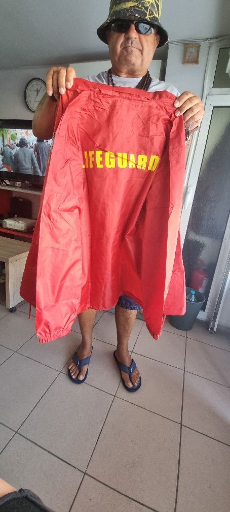 Продавам ветровки