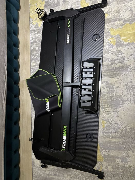 Birou si scaun gaming