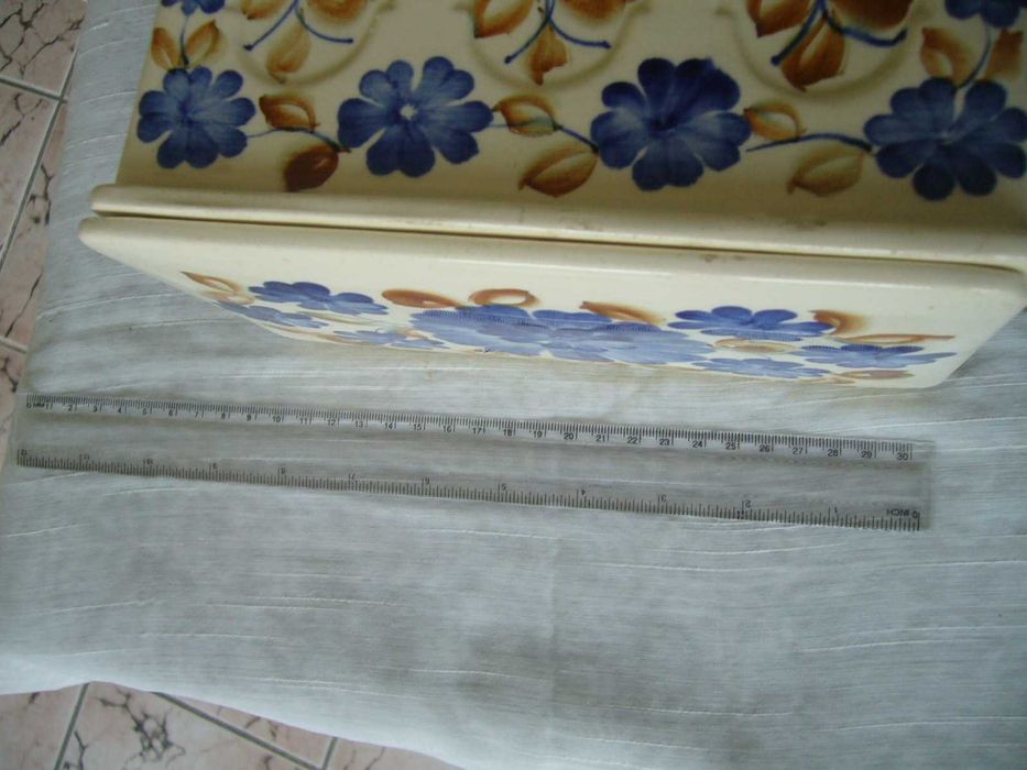 Стари Порцеланови Кана и Кутия