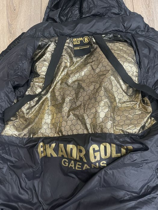 Продам зимнюю верхнюю одежду