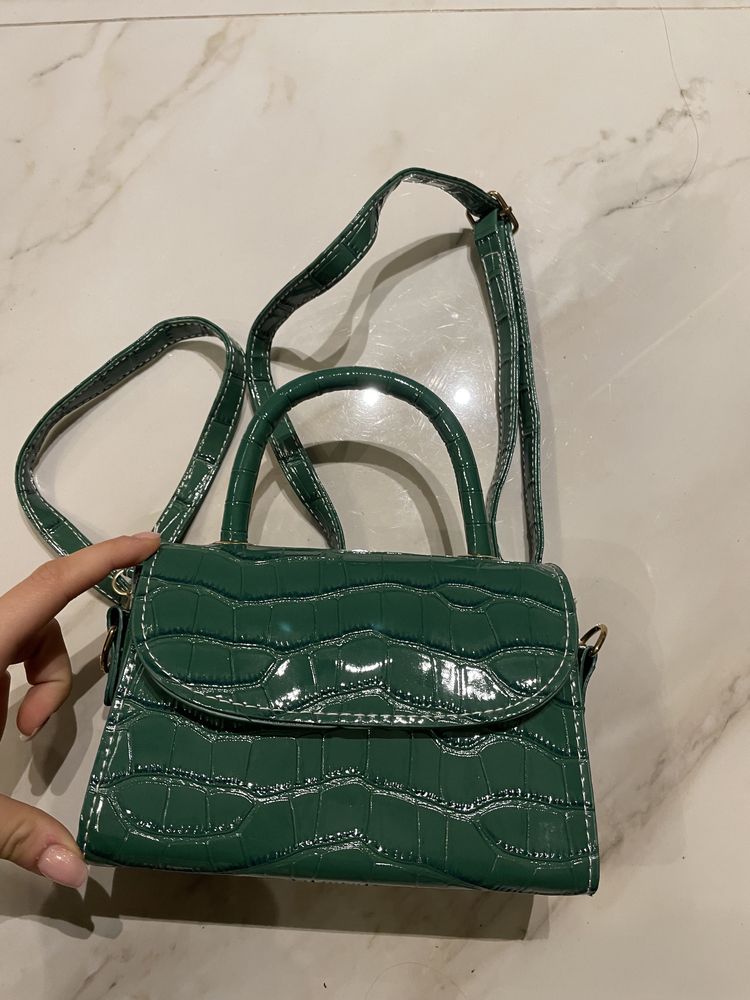 Малка чанта, зелена