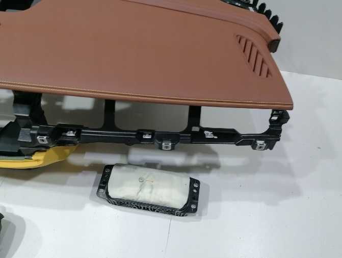 Audi Q7 Q8 plansa bord piele maro - kit airbag - set centuri siguranta