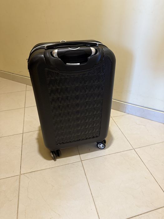 Чисто нов Samsonite куфар