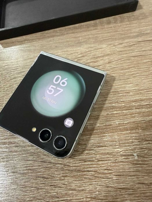Samsung Z flip 5