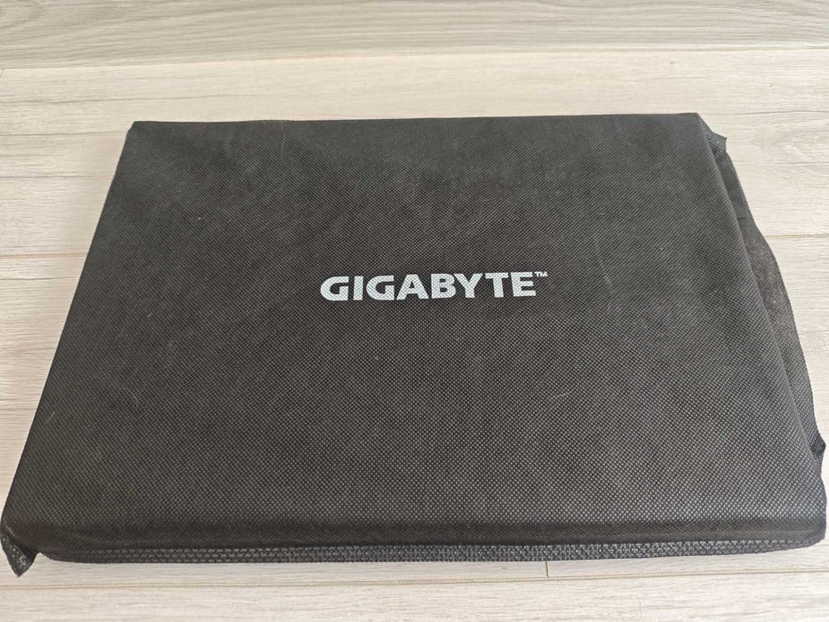 Геймърски лаптоп GIGABYTE G5 RTX 3060 i5-10500H 144Hz 15.6" 16GB RAM