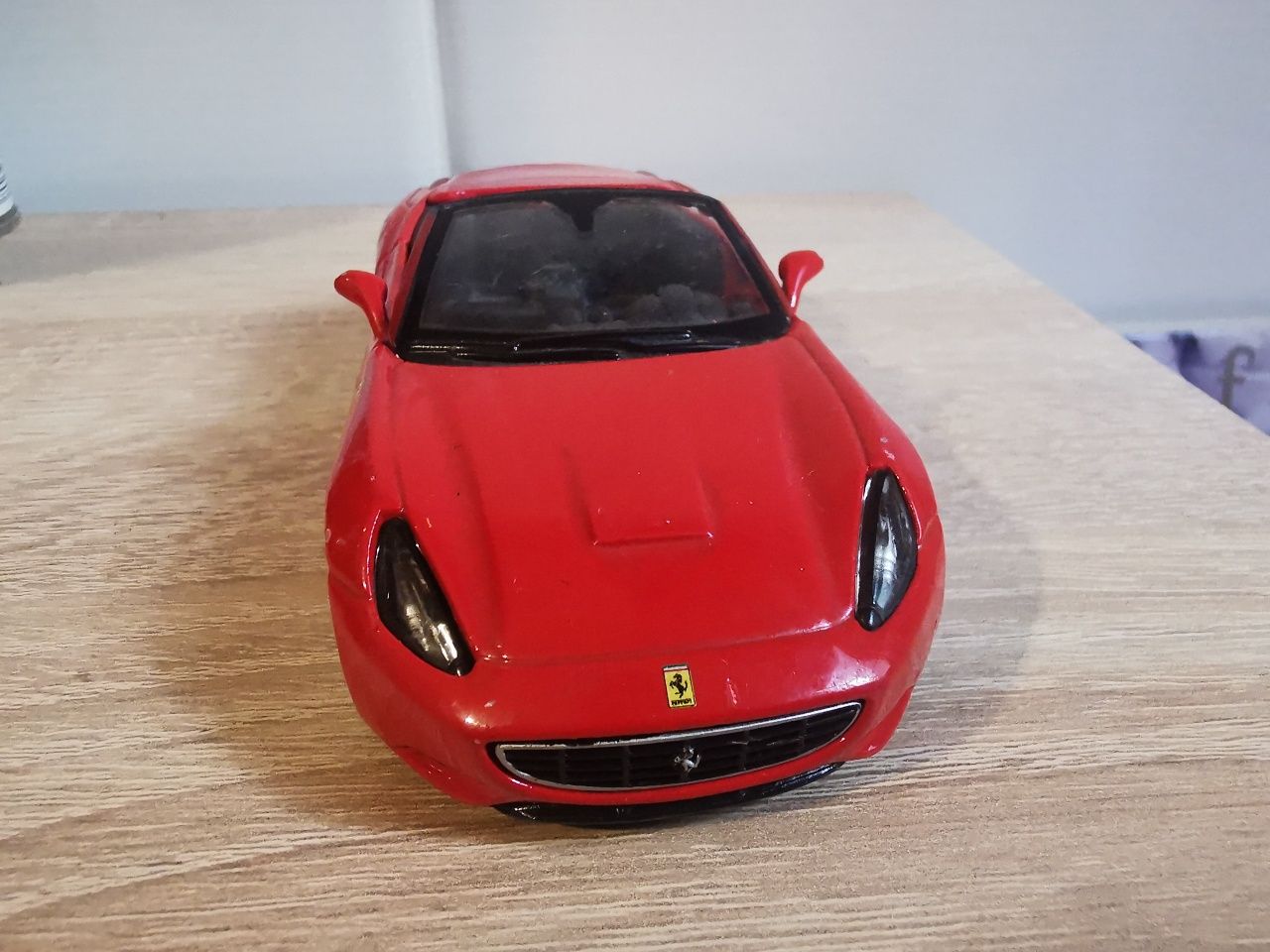 Macheta Ferrari California 1:32