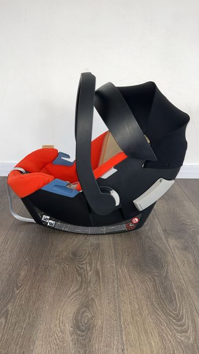 Vând scoică auto Cybex Aton 5!