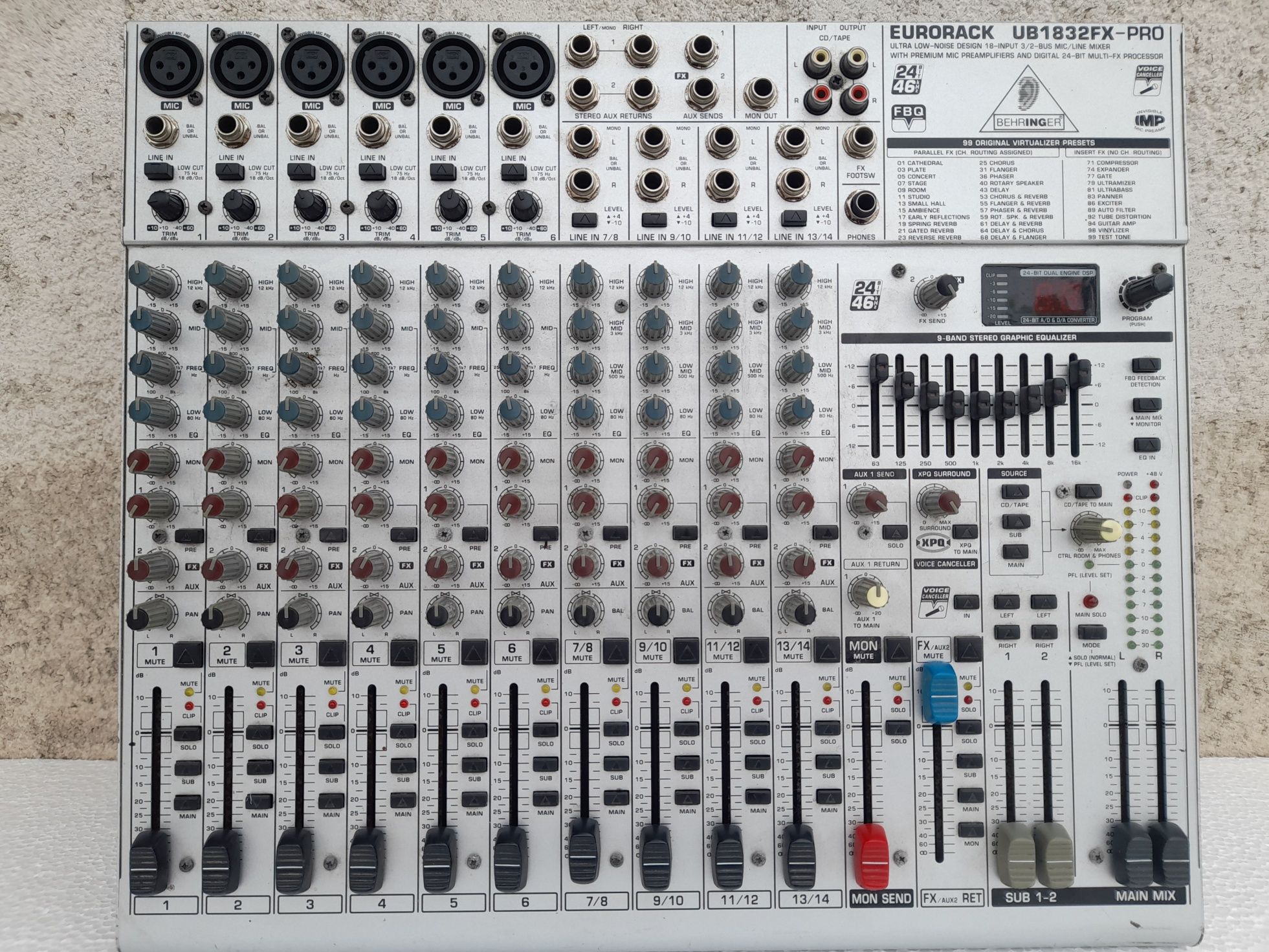 Behringer Eurorack UB1832FX-PRO ( studio / instrumente )