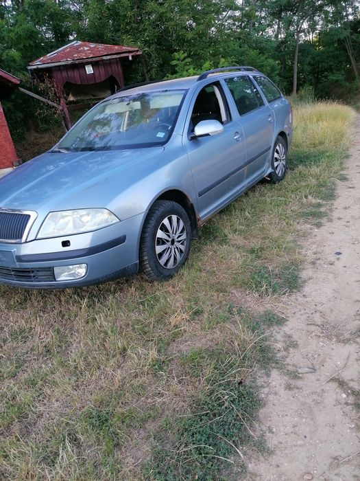 Dezmembrez skoda octavia 2 combi 1,6 benzină  cod motor BGU 75kw