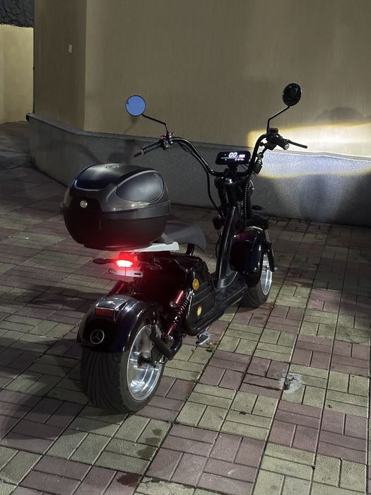 Vand scuter electric