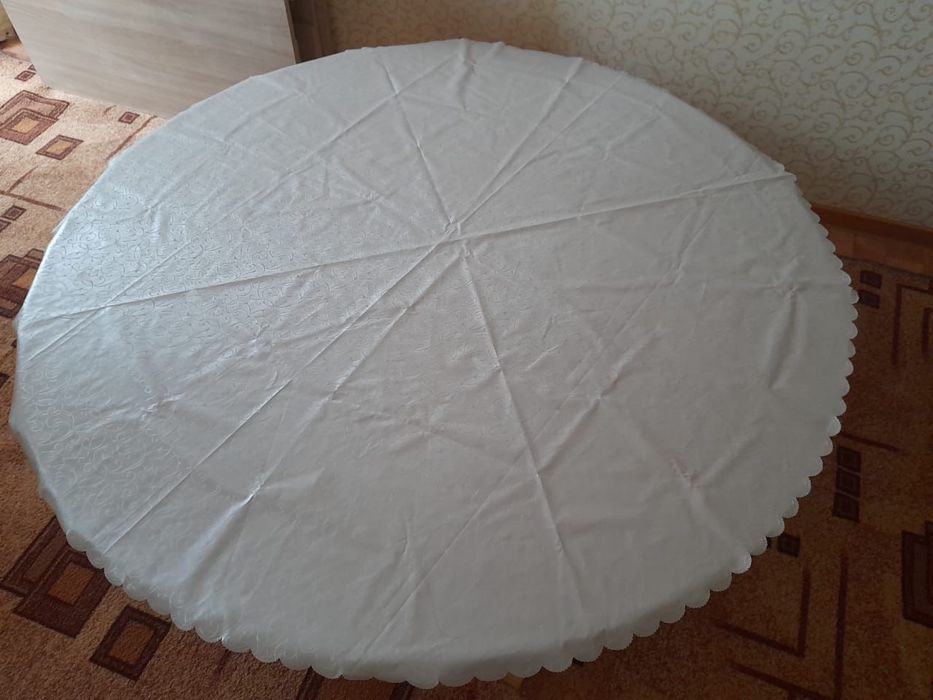 Стол круглый прадаю состояние отличное