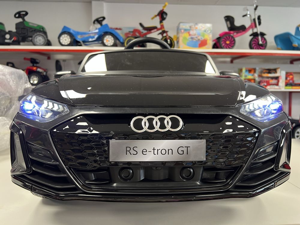 Детска акумулаторна кола Audi RS E-tron GT