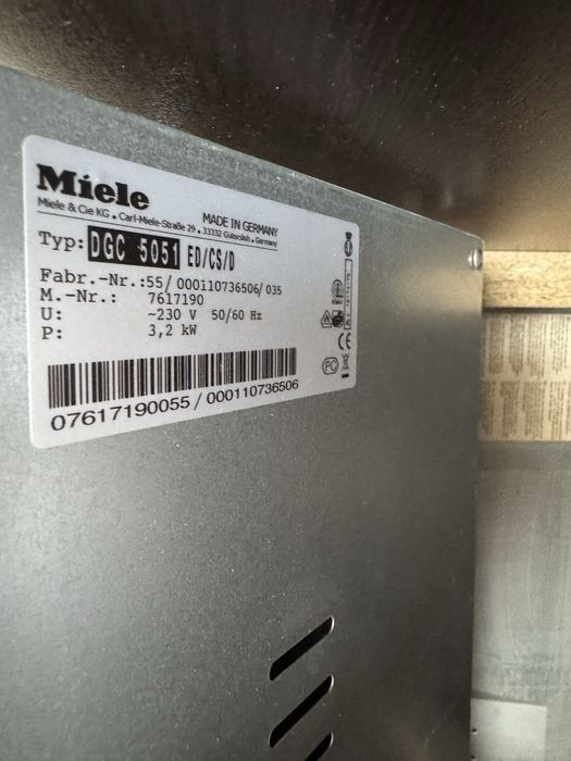 Фурна за вграждане Miele 45см има и пара Germany гаранция