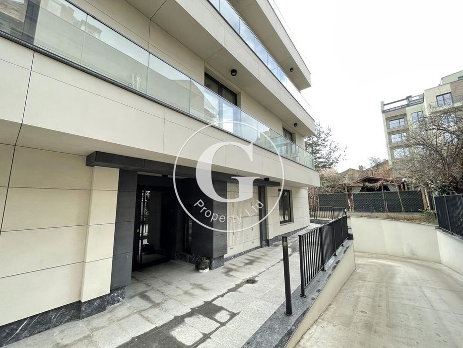 Продава се Двустаен апартамент в София, Център - 80 кв.м за 3263 €/кв.м - Снимка #1
