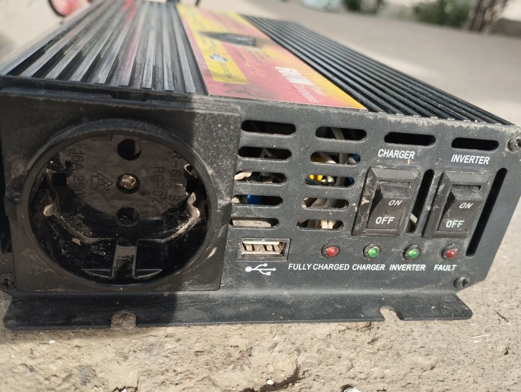 Преобразователь, Инвертор-600W, 12->220 В